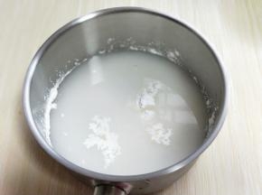 加入2g淀粉，调开。