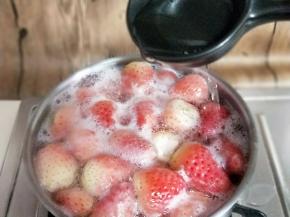 加入少许柠檬汁，可以增长保质期。关火。