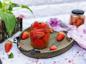 放入冰箱冷藏后口感更加。