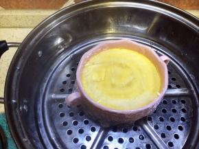 15分钟后鸡蛋羹基本凝固