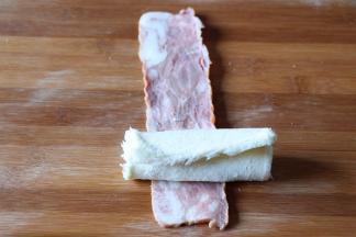 再放在培根上；