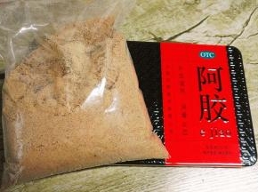 阿胶我用的东阿的，既然自己做自己吃，那就用最好的材料，阿胶买的时候，在药店打粉