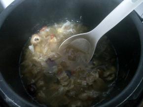 好了，放入枸杞，保温状态下焖一会。