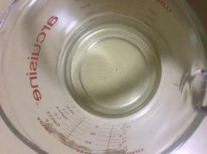 2.玉米油微波炉加热一分半钟 不要太烫