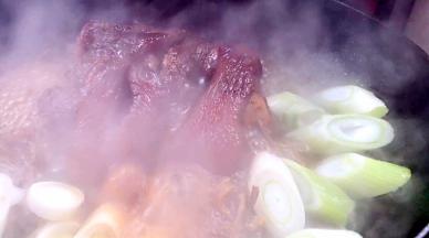 加入葱段，再煮10分钟