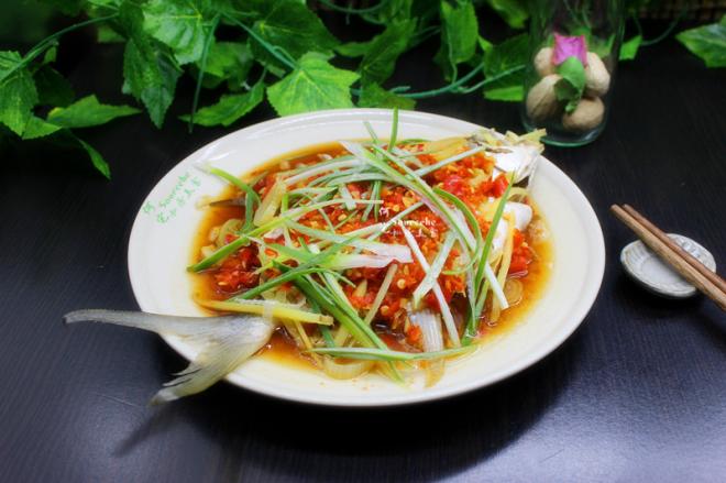 年夜饭必备菜，剁椒蒸金鲳鱼