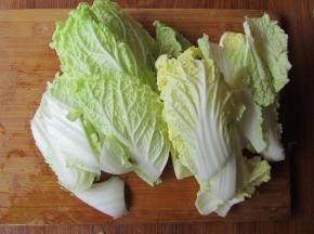 娃娃菜洗净掰散