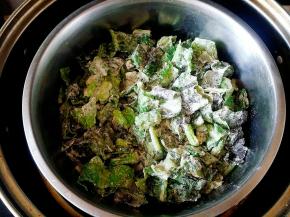 冷水上锅，上汽后，蒸8分钟左右即熟