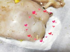 装好炒饭后用牙签把口封住。