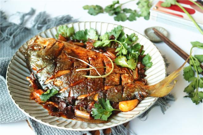 香菇酱烧鲳鱼