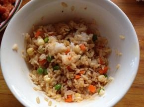 加入腌鸡肉多出来的腌汁拌匀