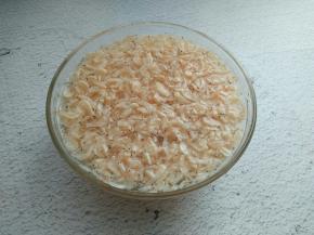 虾皮用清水洗一遍