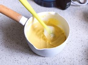 豆乳制作好了，状态是很顺滑的
