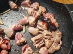 加入一大勺耗油，一点点的盐。