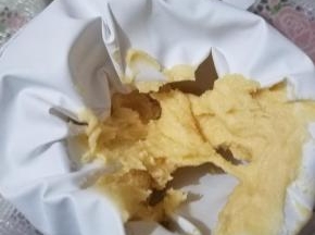 把拌匀的面糊装入裱花袋，中号8齿裱花嘴做出自己喜欢的形状。这个时候记得预热烤箱。