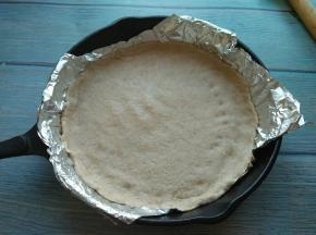 擀成面片，放去模具