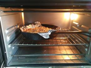 烤箱200度，中层上下火烤20分钟左右