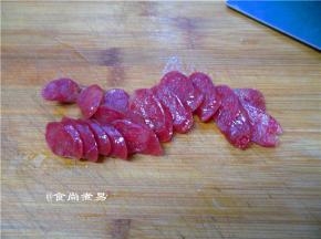 腊肠放凉后切片