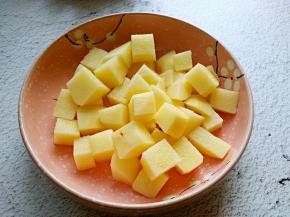 土豆去皮切块