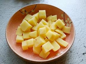 土豆去皮切块