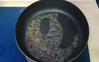 不断搅拌成糖浆就可以了