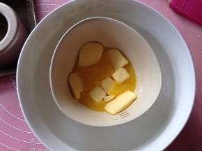 黄油隔热水融化成液体