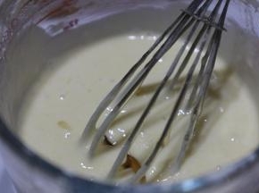 搅拌均匀，加入蜂蜜。