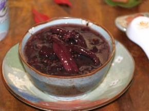 猪肚汤养胃哦，喝之前加盐，煮开，煮几分钟就可以了