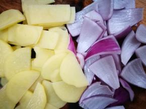 洋葱切片，土豆切片