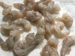 放厨房用纸上控干水份