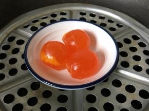 咸蛋黄蒸熟