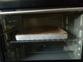 送入烤箱中层180度烤20分钟