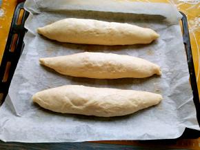 放在烤盘上，放烤箱二次发酵40分钟