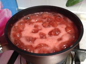 一定要小火你慢慢熬，以免扑出来