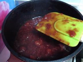 熬成稍微粘稠状了，就可以关火