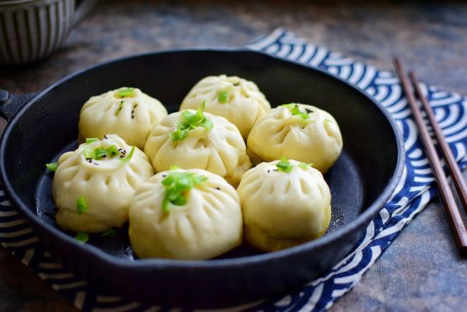 芹菜猪肉水煎包