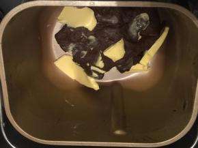 揉至12分钟后放入软化的黄油