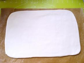 之后包裹上油纸入冰箱冷冻20分钟