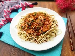 放置10分钟入味食用。