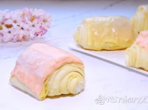 粉嫩的颜色，特别清爽，看着更有食欲，裹了奶酪馅，口感也更丰富