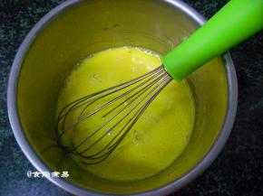 充分搅拌至白砂糖融化