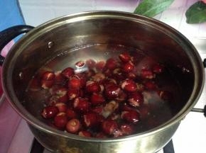 倒入樱桃大火煮开