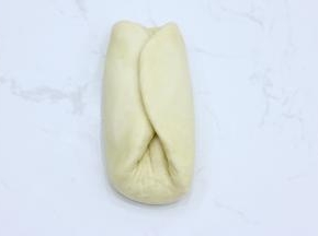先左右折叠一次
