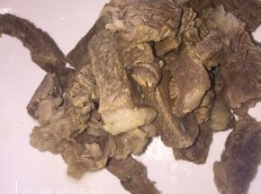 捞出沥干水分晾凉待用