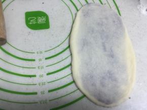 用擀面杖擀成长方形