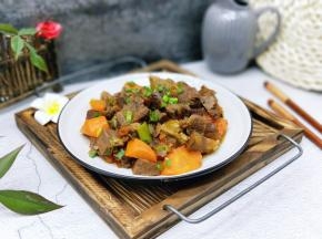 盛出装盘，撒上葱花。