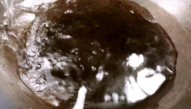 另起锅注入适量清水