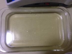 4、倒入玻璃容器（耐高温的容器都行）脱模很容易