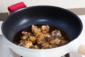 加入适量的清水，刚刚没过羊排即可