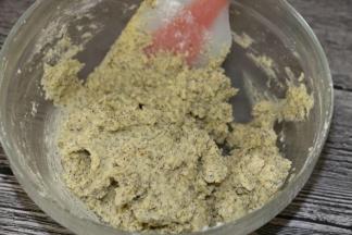 切拌均匀至无干粉状